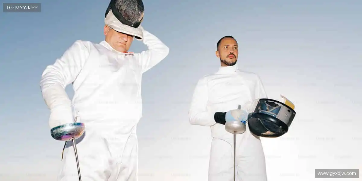 限量周边,收藏荣耀,你的专属体育记忆!🎯✨